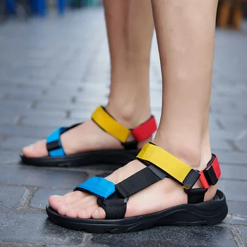 Poletje Vroče prodajo na Prostem Plaži Sandali Moški Modni udobno Kavljem & Zanke Mens Sandale Anti-slip Moški Sandali sandalia masculina